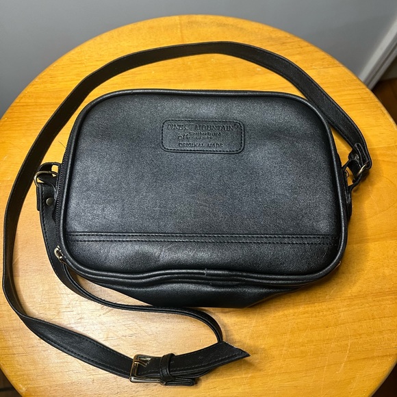 PINE MOUNTAIN Crossbody Organizer Black Weather Resistant - Picture 2 of 7